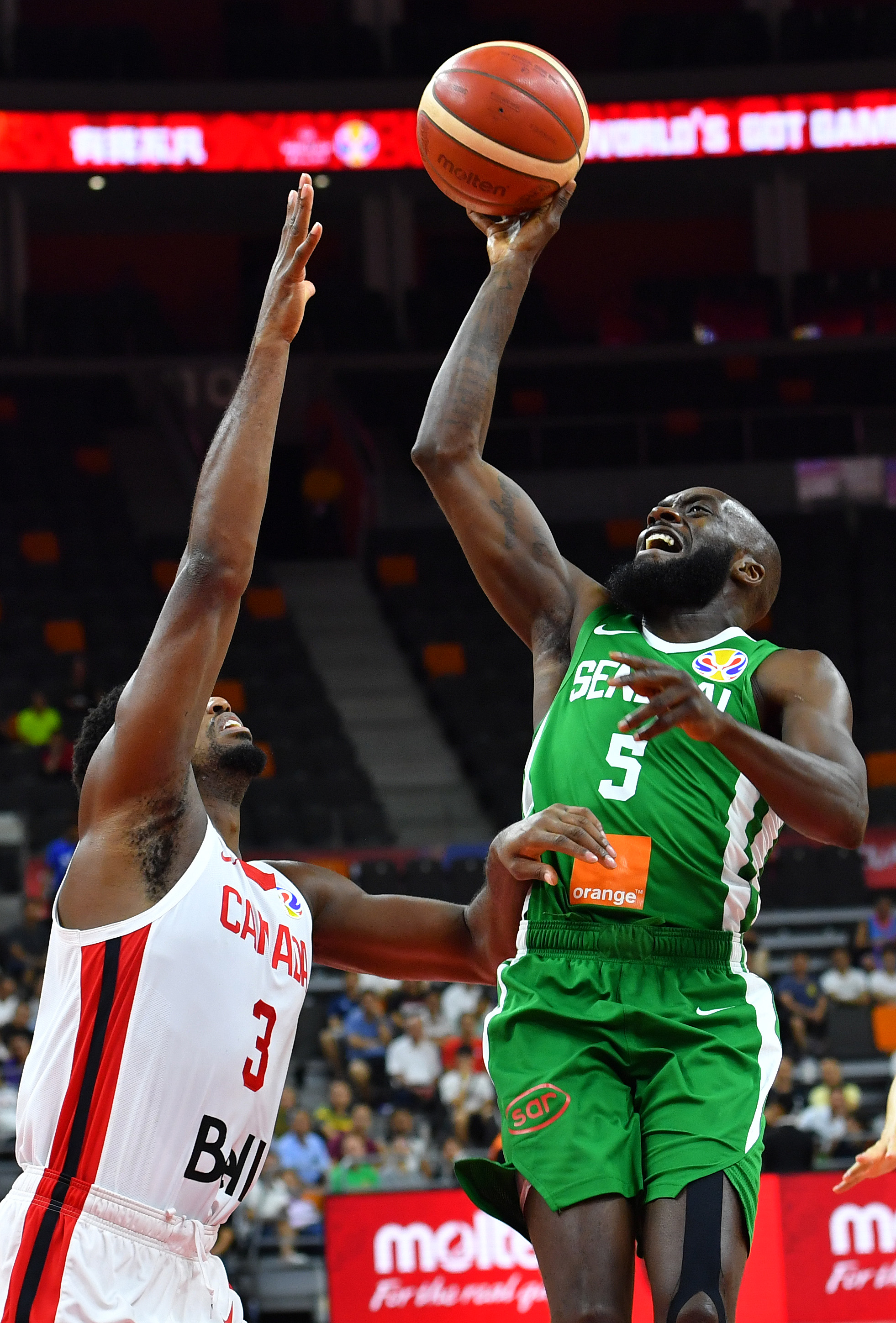 加拿大篮球联赛总决赛终极对决，双方决胜一百(加拿大篮球联赛总决赛终极对决,双方决胜一百场)